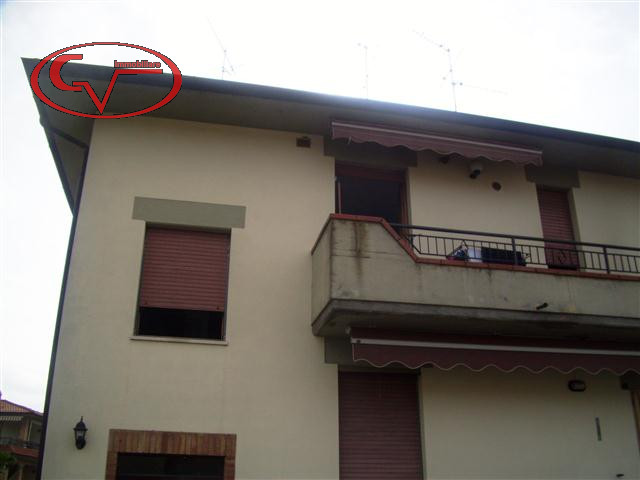 appartamento in vendita a Bucine in zona Ambra