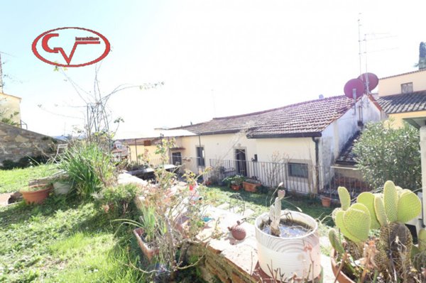 casa semindipendente in vendita a Bucine