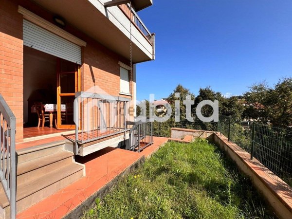 casa indipendente in vendita a Bucine