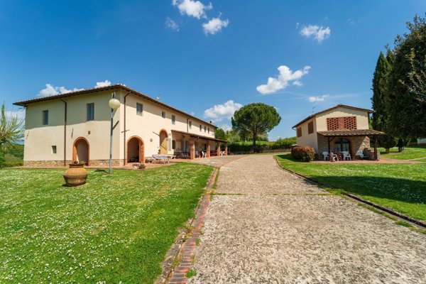 casa indipendente in vendita a Bucine in zona Ambra