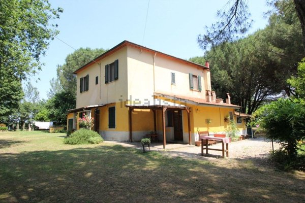 casale in vendita a Bucine
