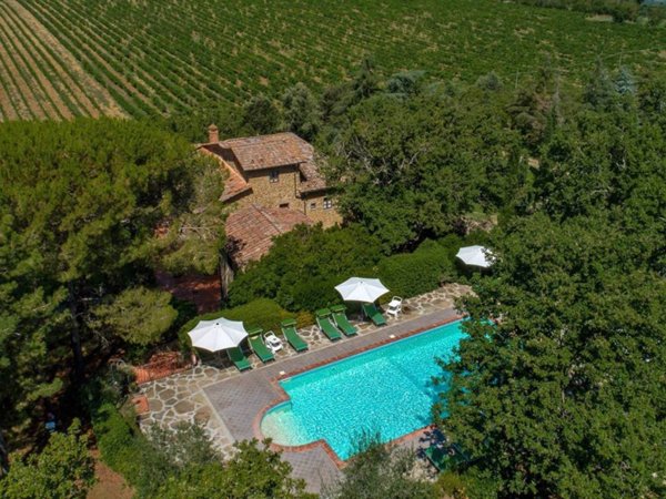 casa indipendente in vendita a Bucine in zona Perelli