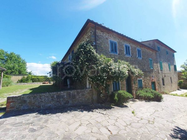 casa indipendente in vendita a Bucine in zona Ambra