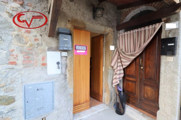 casa indipendente in vendita a Bucine in zona Pogi