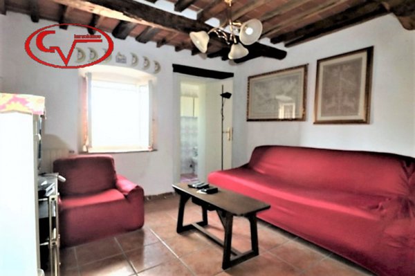 casa indipendente in vendita a Bucine in zona Pogi