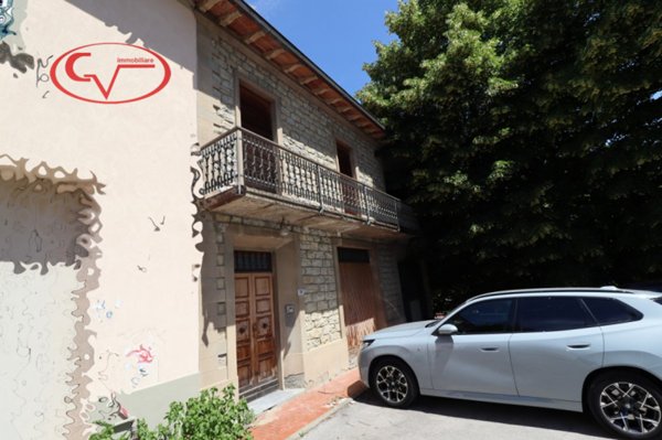 casa indipendente in vendita a Bucine in zona Perelli
