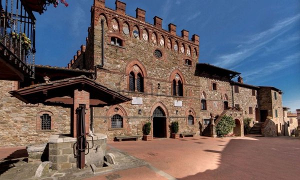 villa in vendita a Bucine in zona Montebenichi