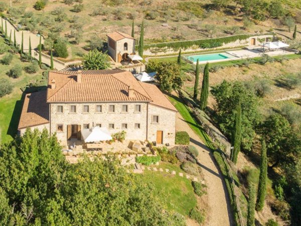 casa indipendente in vendita a Bucine in zona Cennina