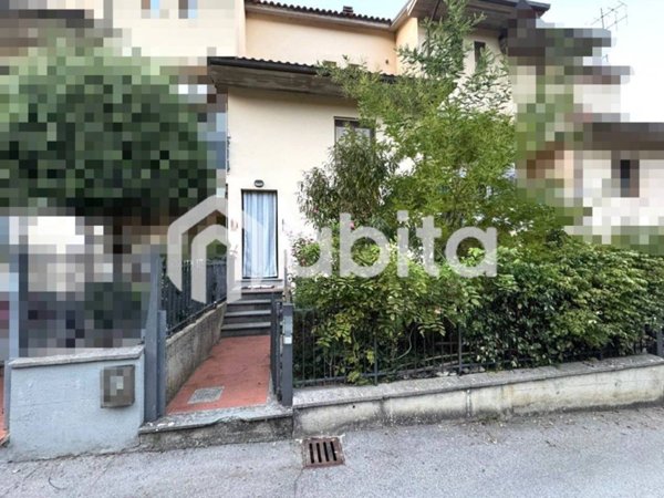 casa indipendente in vendita a Bucine in zona Perelli