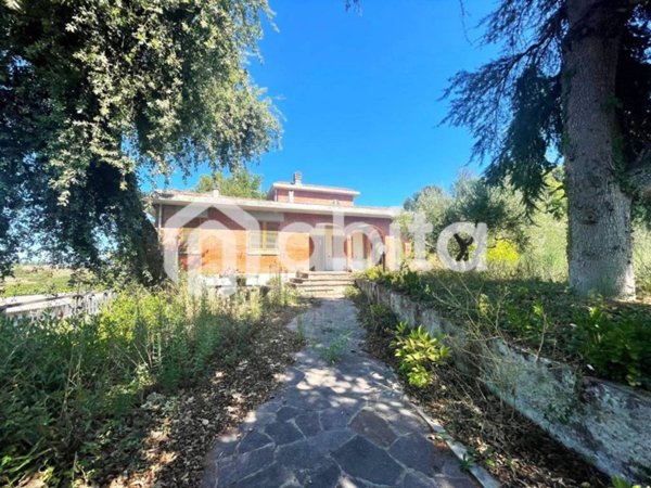 casa indipendente in vendita a Bucine in zona Pogi