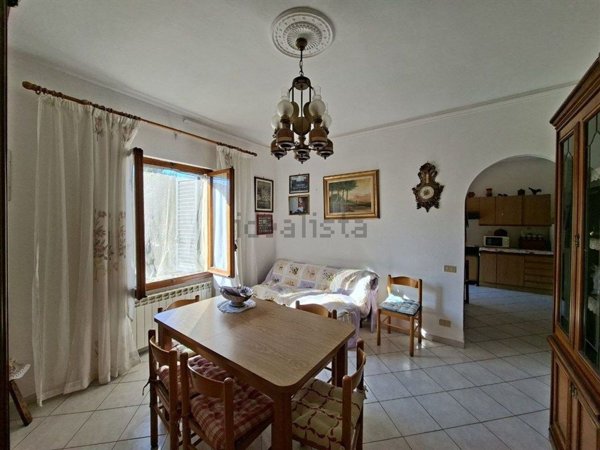 appartamento in vendita a Bucine in zona Ambra