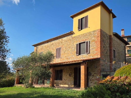 casa indipendente in vendita a Bucine in zona Montebenichi