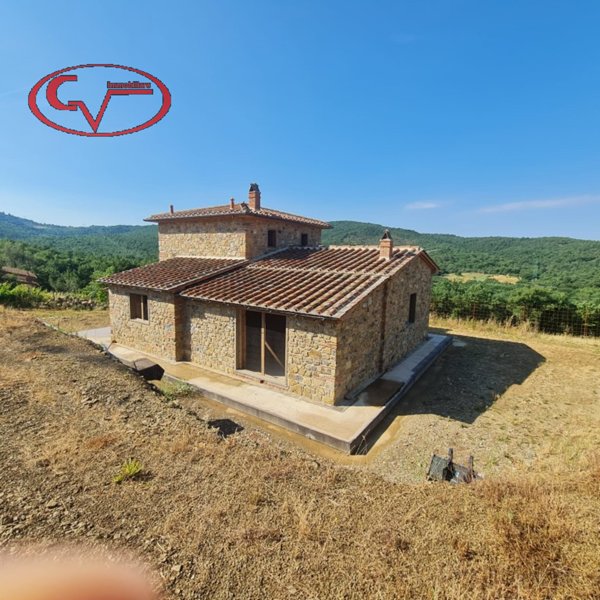casa indipendente in vendita a Bucine in zona Capannole