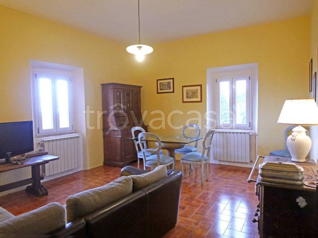 appartamento in vendita a Bucine in zona Montebenichi