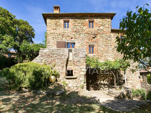 casa indipendente in vendita a Bucine