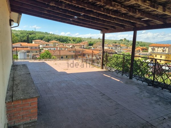 appartamento in vendita a Bucine in zona Perelli