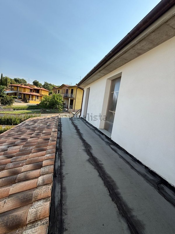 casa indipendente in vendita a Bucine in zona Sogna