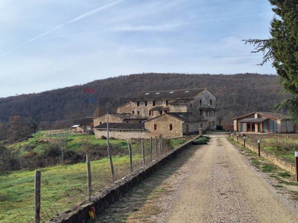 appartamento in vendita a Bucine in zona Rapale