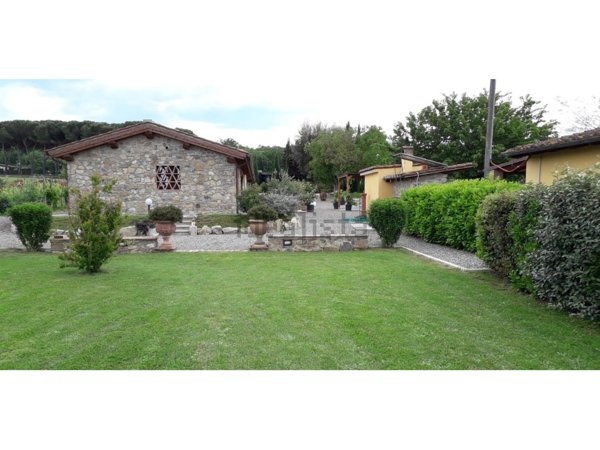 appartamento in vendita a Bucine in zona Pogi