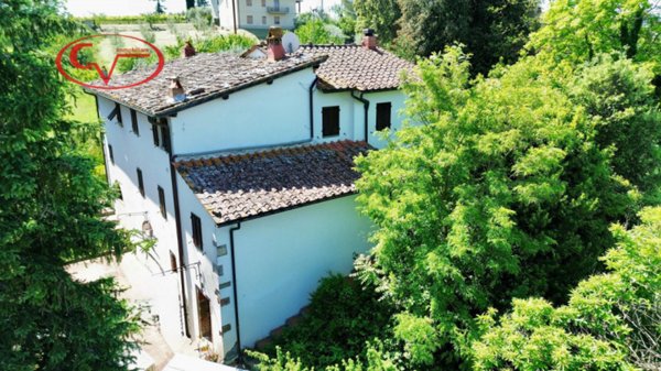 casa indipendente in vendita a Bucine in zona Perelli