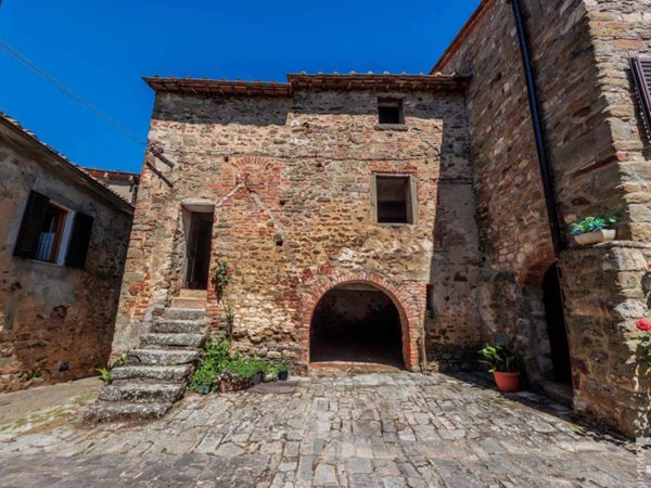casa indipendente in vendita a Bucine