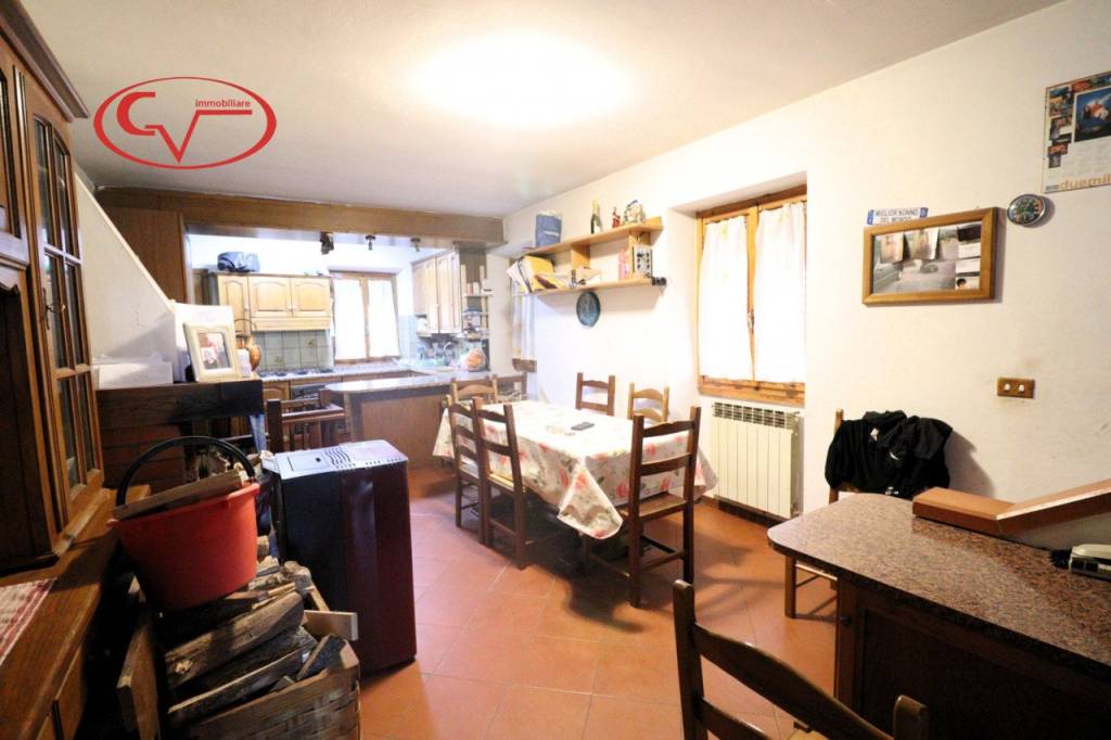 casa indipendente in vendita a Bucine in zona Torre