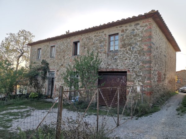 casale in vendita a Bucine in zona Pogi