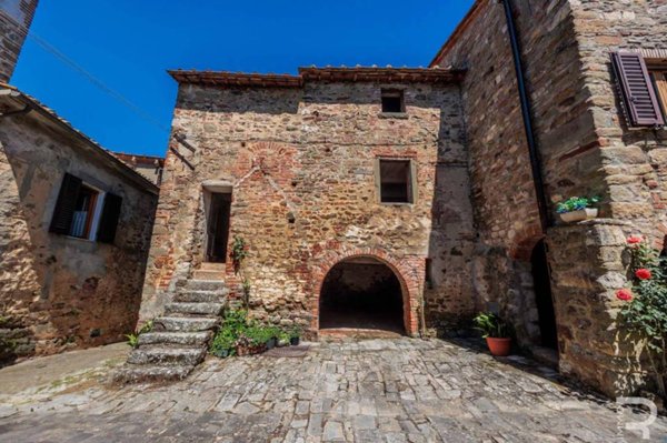 casa indipendente in vendita a Bucine