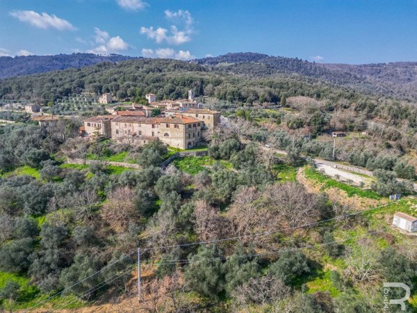 casale in vendita a Bucine in zona Ambra