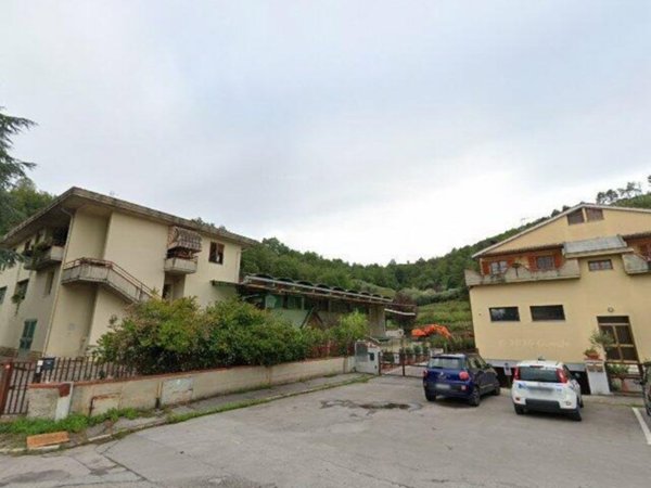 locale commerciale in vendita a Bucine