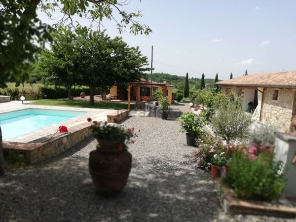 appartamento in vendita a Bucine in zona Pogi