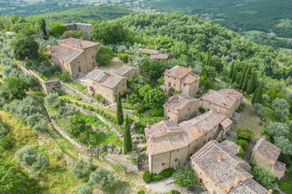 casale in vendita a Bucine in zona Sogna