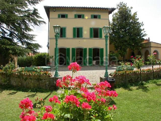 casa indipendente in vendita a Bucine