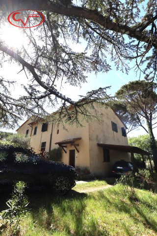 casa indipendente in vendita a Bucine in zona Gavignano