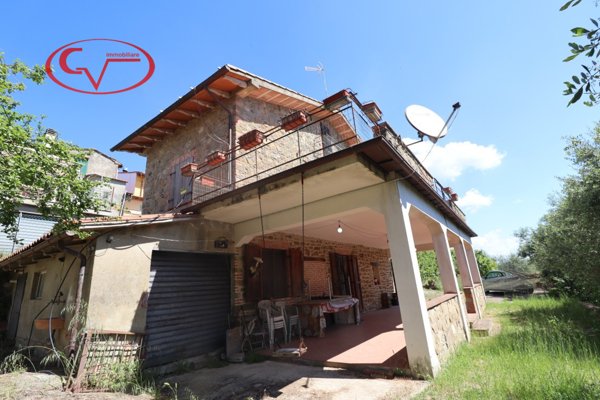 casa indipendente in vendita a Bucine in zona San Pancrazio