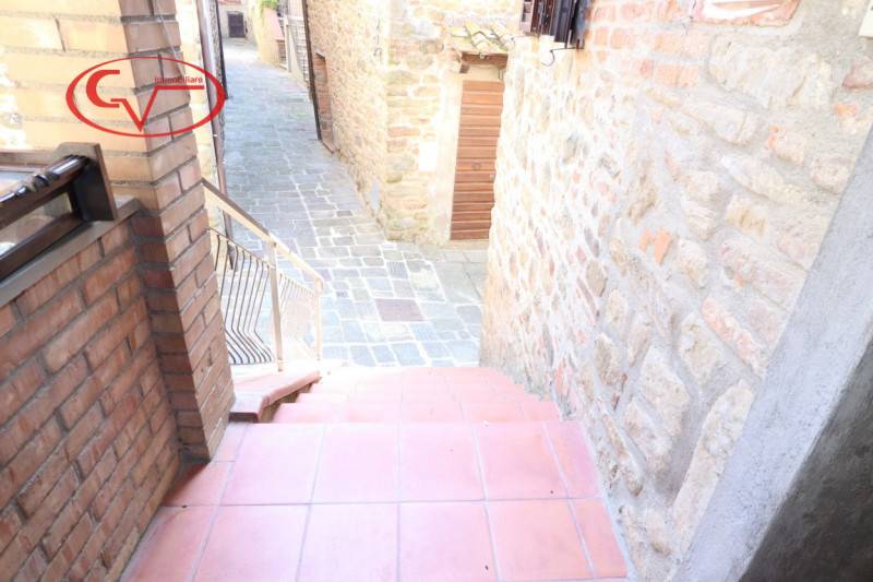 casa indipendente in vendita a Bucine in zona Pietraviva