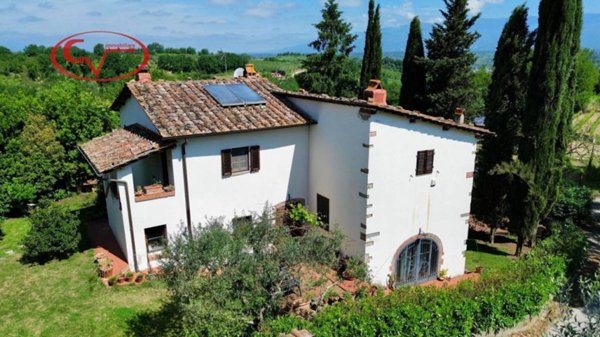 casa indipendente in vendita a Bucine in zona Perelli