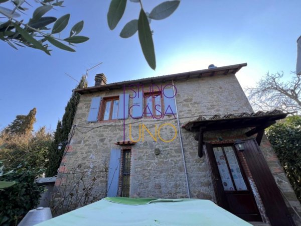 casa indipendente in vendita a Bucine