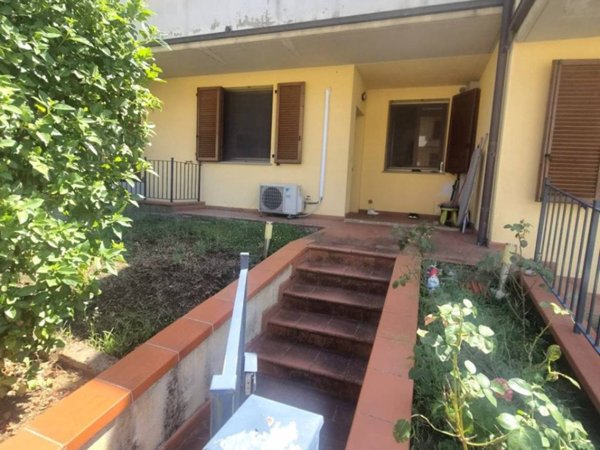 casa indipendente in vendita a Bucine in zona Perelli
