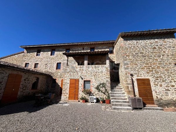 appartamento in vendita a Bucine in zona Rapale