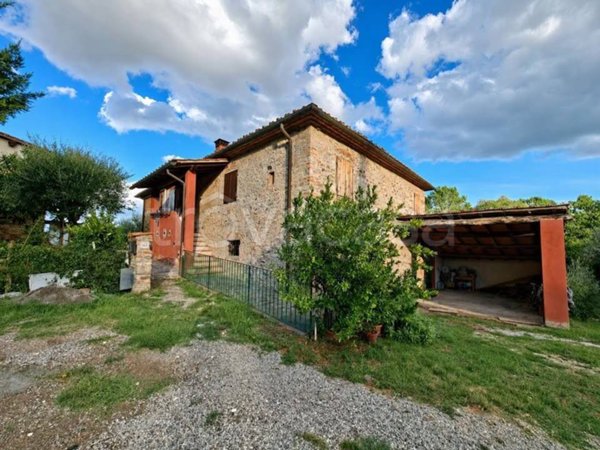 casa indipendente in vendita a Bucine in zona Galatrona