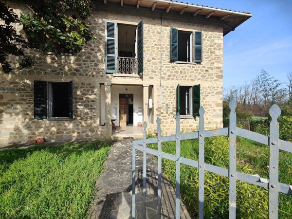 casa indipendente in vendita a Bucine in zona Ambra