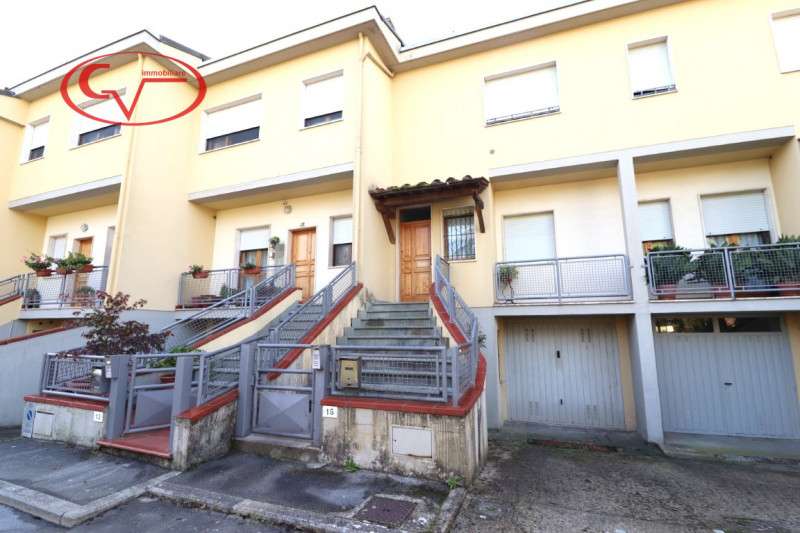 appartamento in vendita a Bucine in zona Pogi
