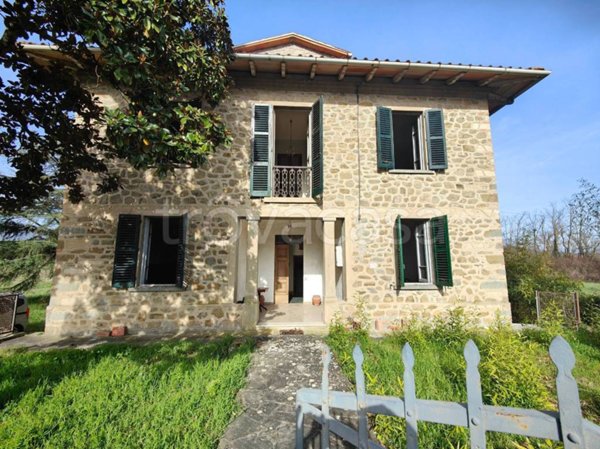 casa indipendente in vendita a Bucine in zona Ambra
