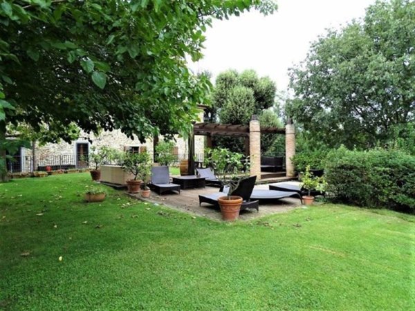 casa indipendente in vendita a Capolona