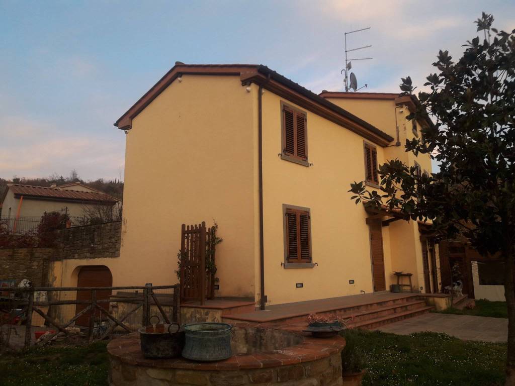 casa indipendente in vendita a Capolona in zona Castelluccio