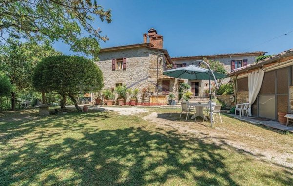 negozio in vendita a Capolona