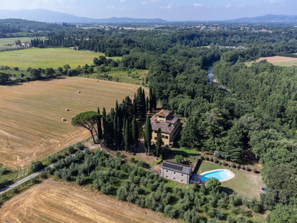 villa in vendita a Capolona