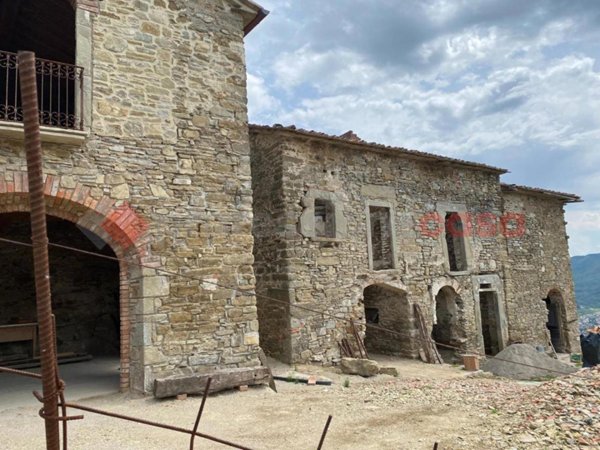 casale in vendita a Capolona