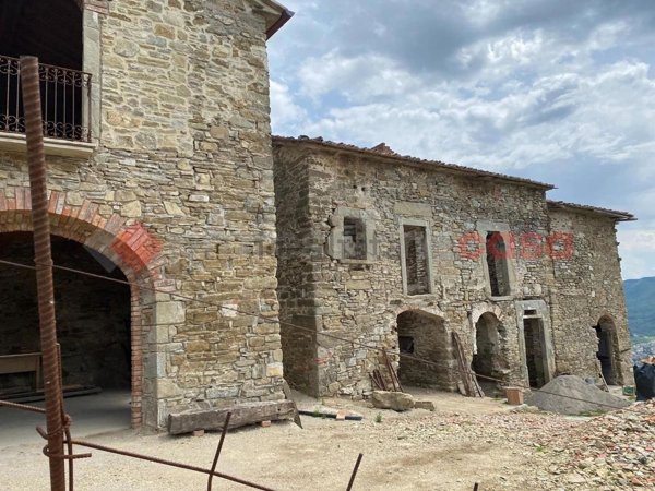 casale in vendita a Capolona